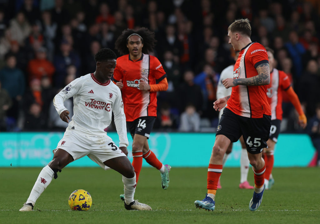Luton Town v Manchester United - Premier League