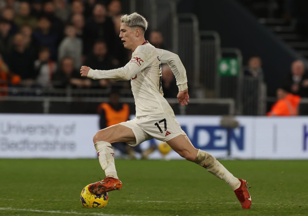 Luton Town v Manchester United - Premier League