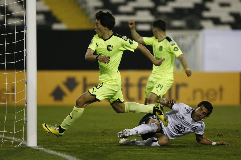 FBL-LIBERTADORES-COLOCOLO-PENAROL