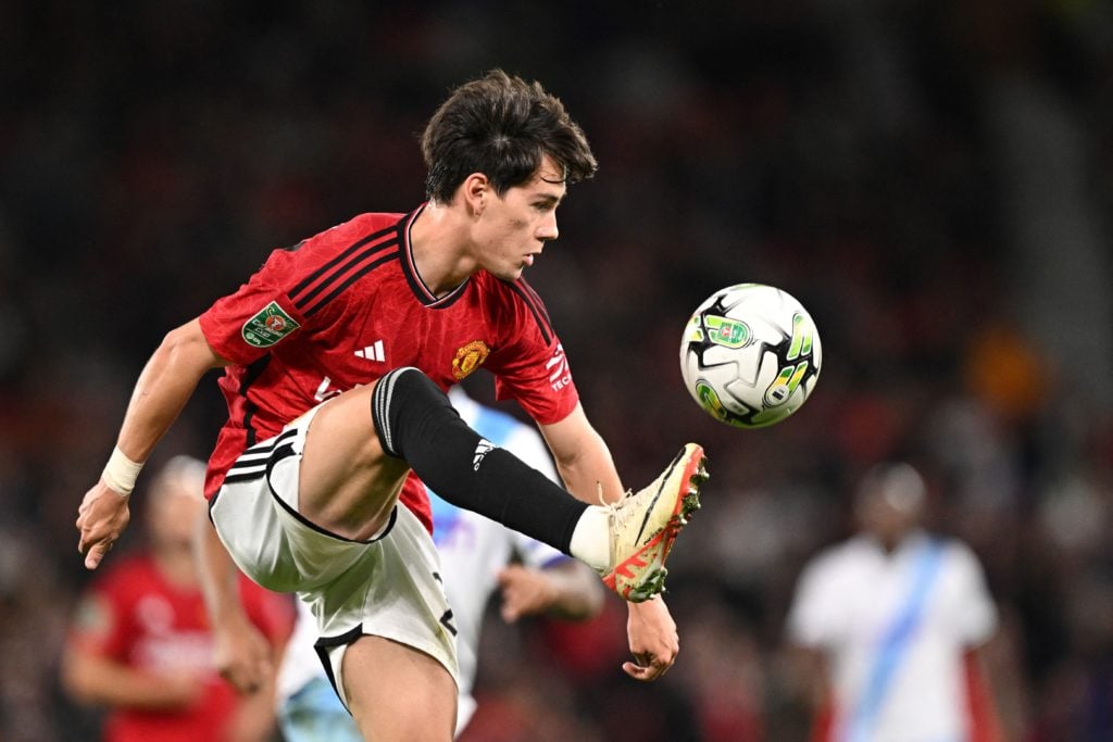 TOPSHOT - Manchester United's Uruguayan midfielder #28 Facundo Pellistri controls the ball during the English League Cup third round football match...