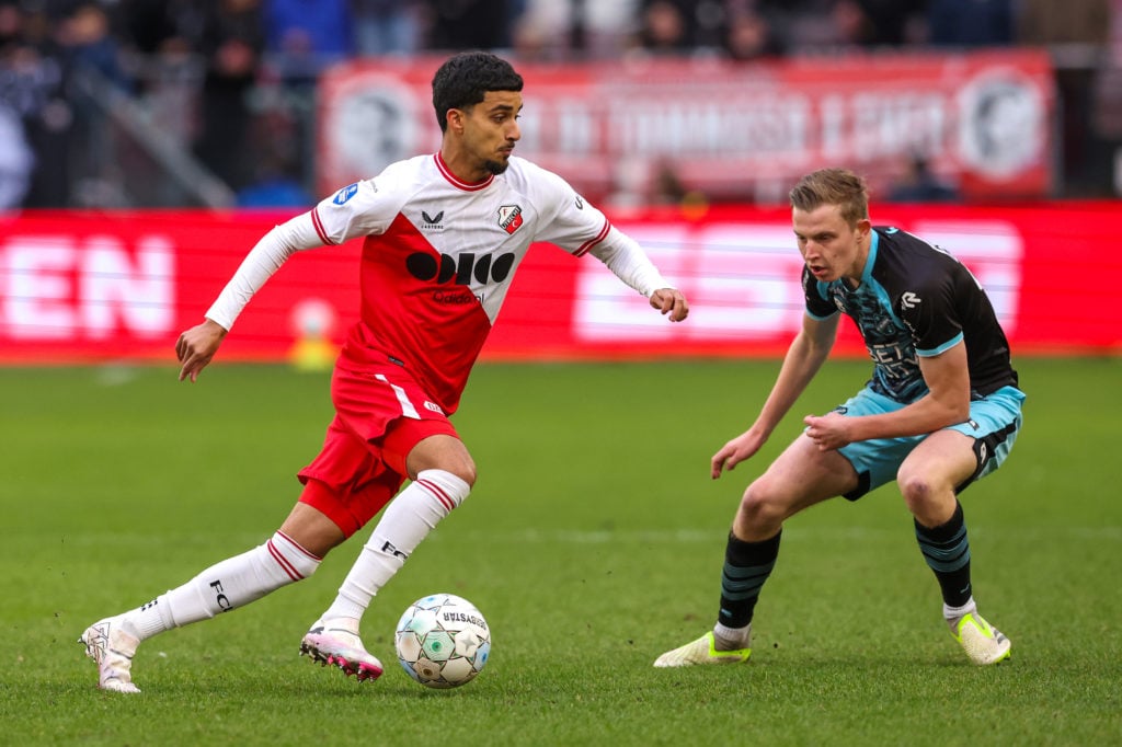 Zidane Iqbal of FC Utrecht, Milan de Haan of FC Volendam during the Dutch Eredivisie match between FC Utrecht and FC Volendam at Stadion Galgenwaar...