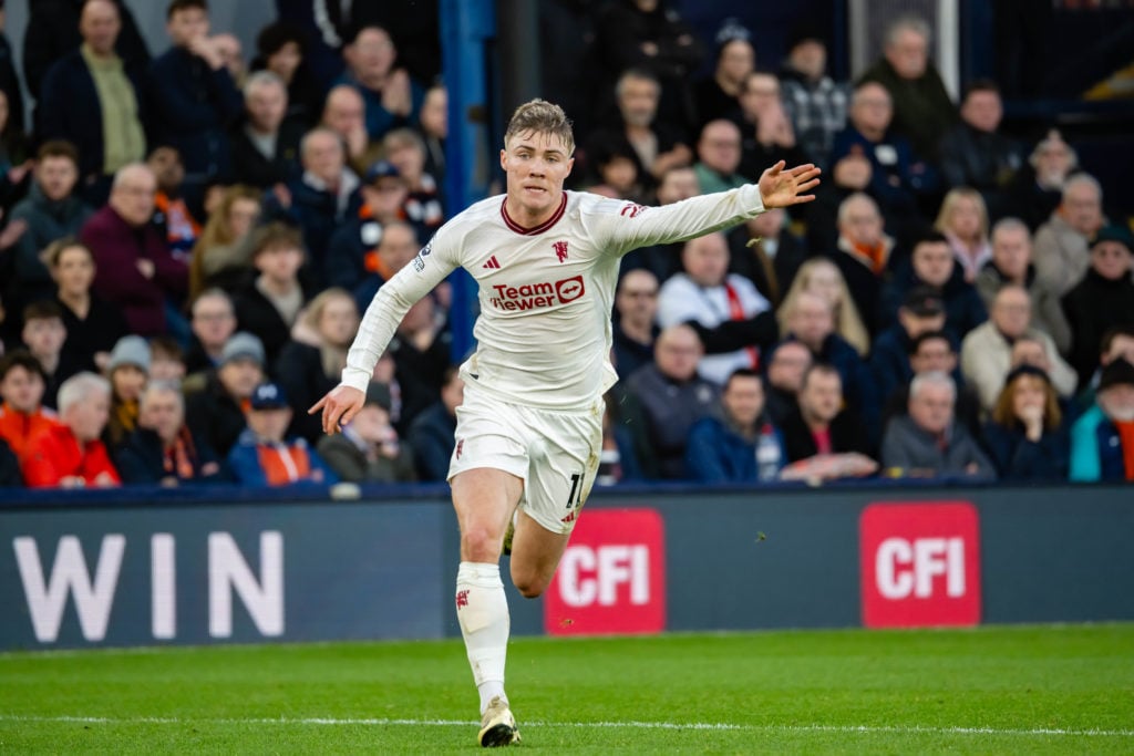Luton Town v Manchester United - Premier League
