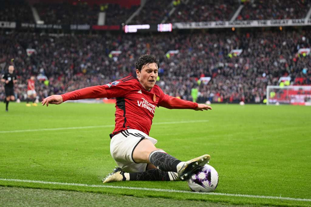 Manchester United v Fulham FC - Premier League