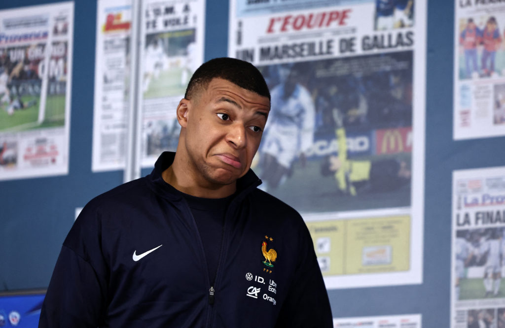 FBL-FRA-FRIENDLY-PRESSER