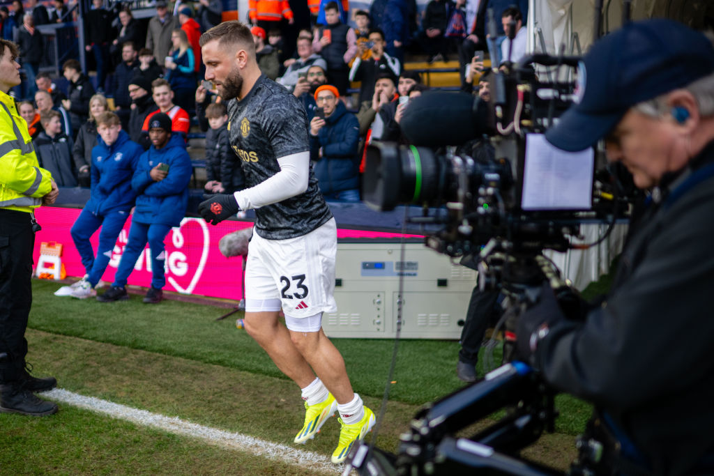 Luton Town v Manchester United - Premier League