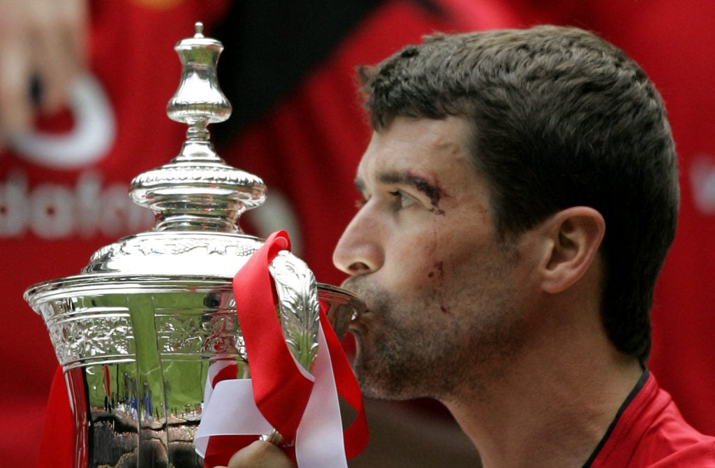 FBL-FA CUP-MAN U-MILLWALL-KEANE-TROPHY 4