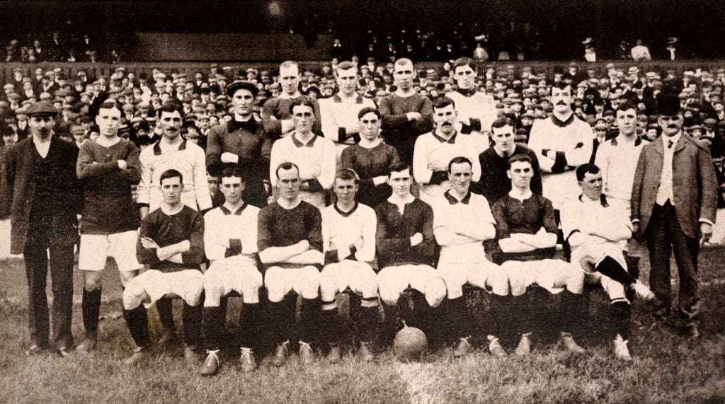 Herbert Burgess, Jimmy Bannister, Berry, Wall. Middle row: Bacon, Menzies, Billy Meredith, Moger, J.Turnbull, Mills, Stacey, Williams, Broomfield, ...