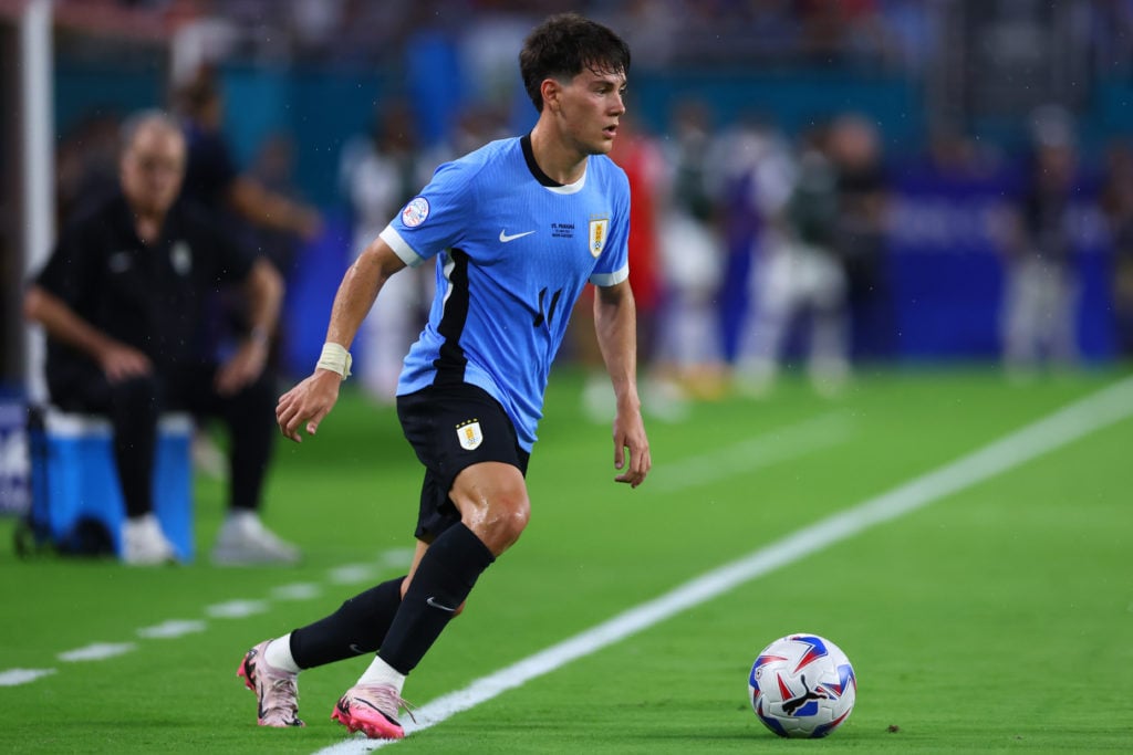 Facundo Pellistri of Uruguay controls the ball during the CONMEBOL Copa America 2024 Group C match between Uruguay and Panama at Hard Rock Stadium...