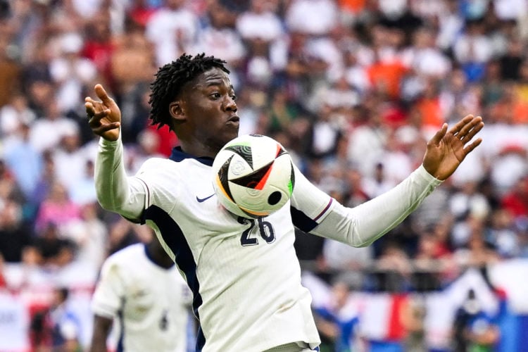 TOPSHOT - England's midfielder #26 Kobbie Mainoo chest controls the ball during the UEFA Euro 2024 round of 16 football match between England and S...