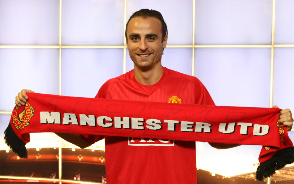 Dimitar Berbatov signs for Manchester United