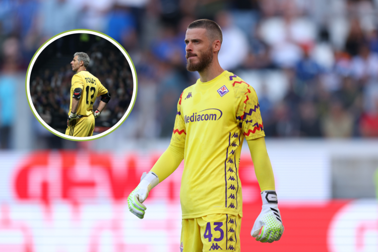 David de Gea looks on for Fiorientina, Francesco Toldo stands with hands on hips