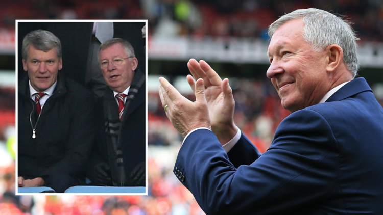 MANCHESTER, ENGLAND - OCTOBER 05: Former Man Utd manager Sir Alex Ferguson applauds the crowd prior to the Barclays Premier League match between Ma...