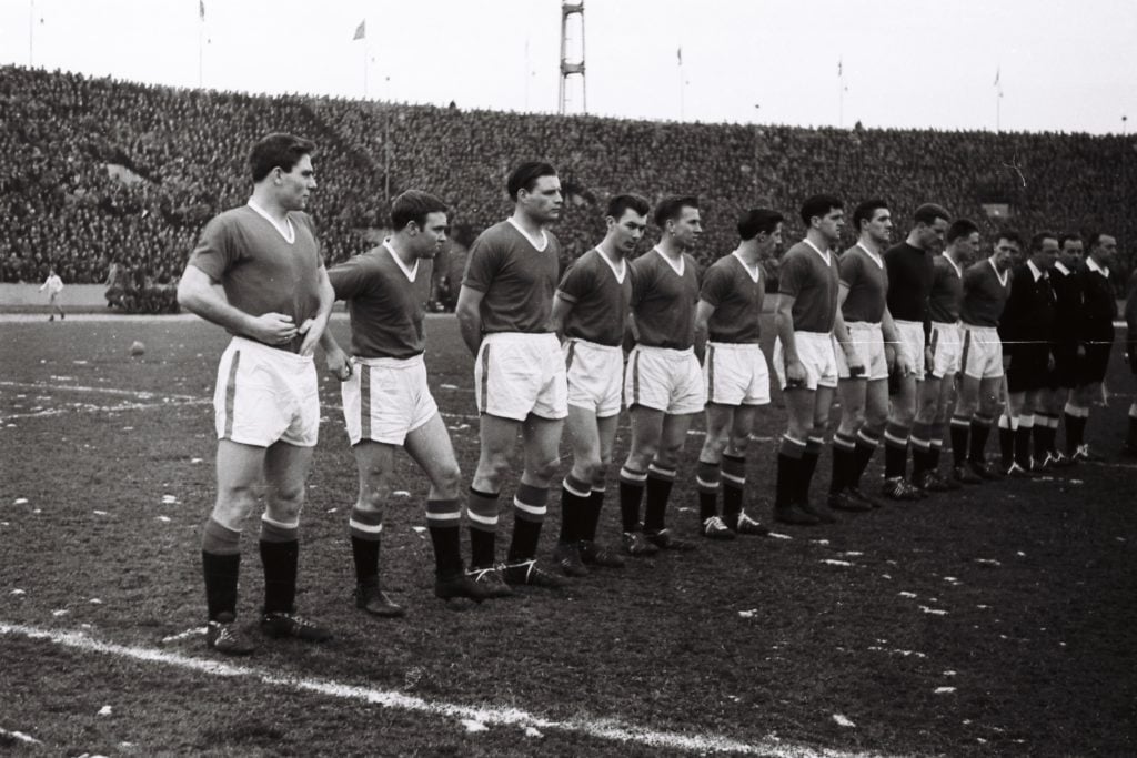 (L-R) Duncan Edwards, Eddie Coleman, Mark Jones, Ken Morgans, Bobby Charlton, Dennis Viollet, Tommy Taylor, Bill Foulkes, Harry Gregg, Albert Scanl...