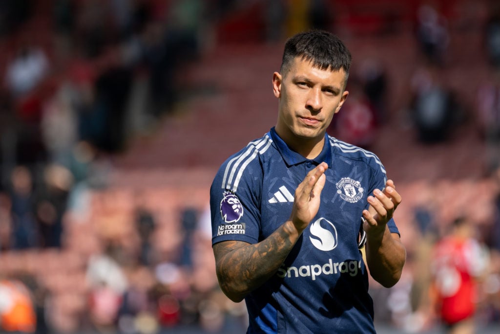 Lisandro Martinez of Manchester United acknowledges fans following the Premier League match between Southampton FC and Manchester United FC at St M...