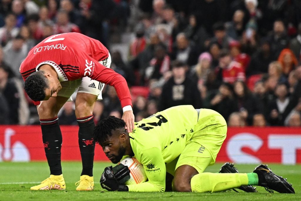 TOPSHOT-FBL-EUR-C3-MAN UTD-OMONOIA