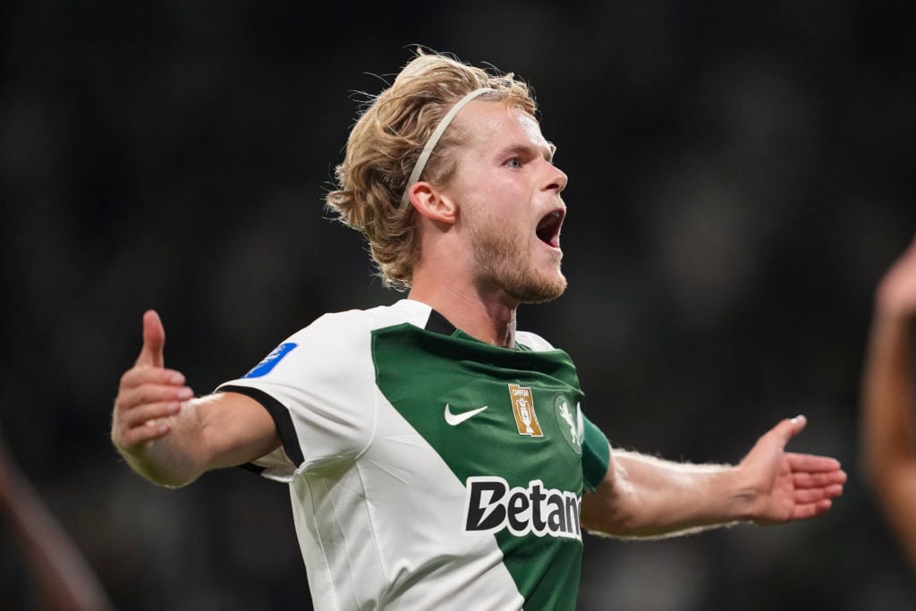 Morten Hjulmand of Sporting celebrates his goal during the match between Sporting CP and CD Nacional at Estádio José Alvalade on October 29, 2024 i...