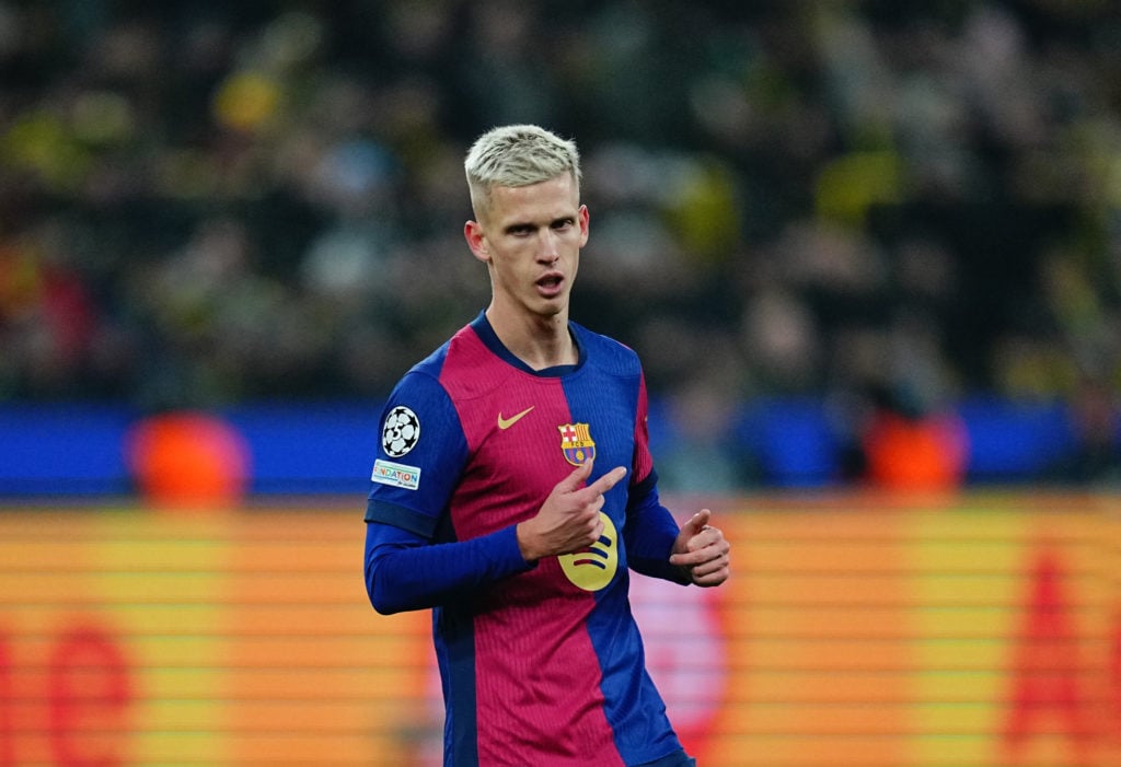 Dani Olmo du FC Barcelone regarde lors du match 6 de la Ligue des Champions entre le Borussia Dortmund et le FC Barcelone au Signal Luna Park, Dortmun...