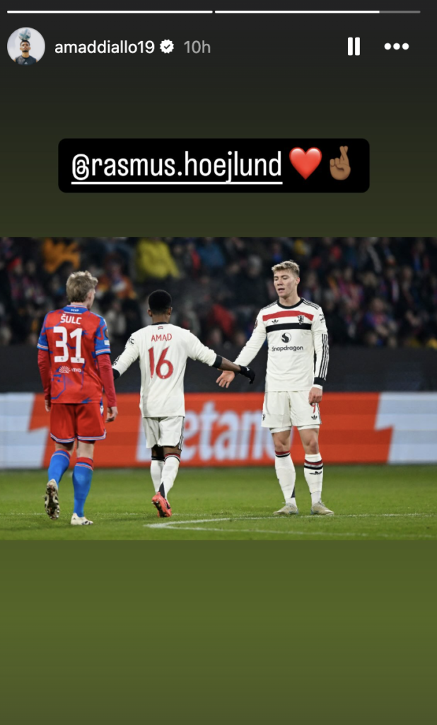 Amad Diallo and Rasmus Hojlund high-five in Plzen