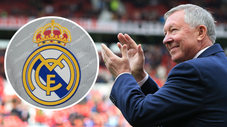 MANCHESTER, ENGLAND - OCTOBER 05: Former Man Utd manager Sir Alex Ferguson applauds the crowd prior to the Barclays Premier League match between Ma...
