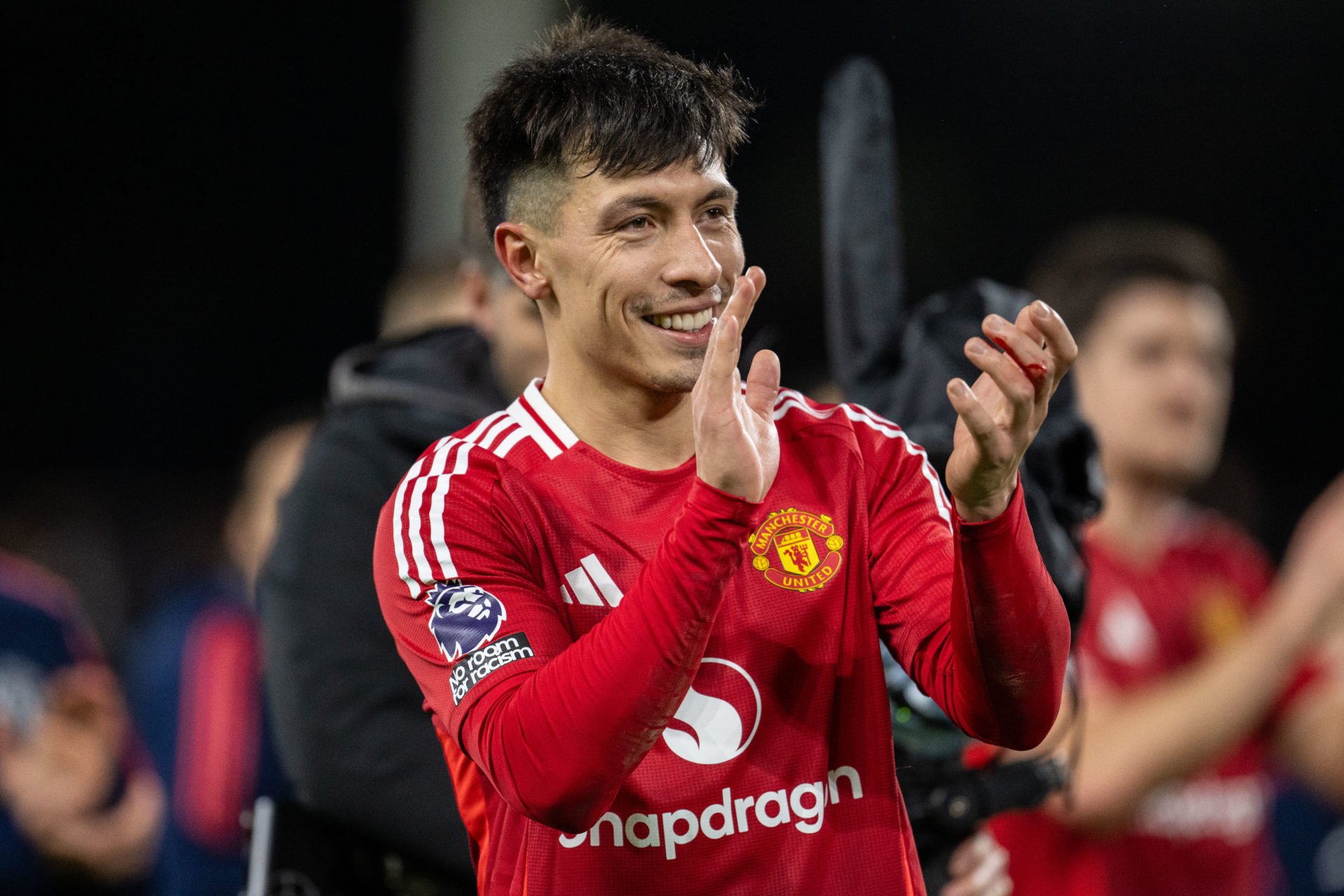 Lisandro Martinez sends message after Man United beat Fulham, Joshua Zirkzee and Mason Mount reply