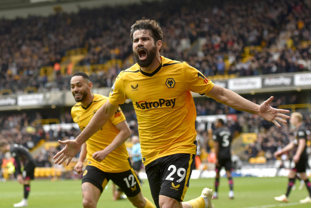 Diego Costa de Wolverhampton Wanderers célèbre un but lors du match de Premier League entre Wolverhampton Wanderers et Brentford FC A ...