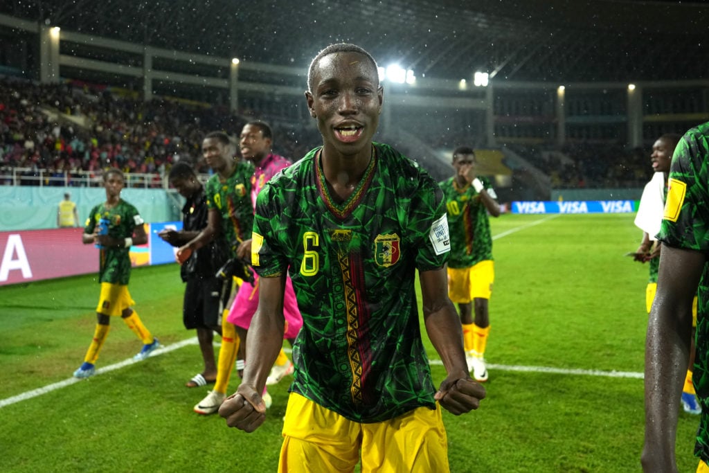 Sekou Kone du Mali célèbre la victoire après le match final de la Coupe du monde U-17 de la FIFA entre l'Argentine et le Mali au stade Manahan sur Dece ...
