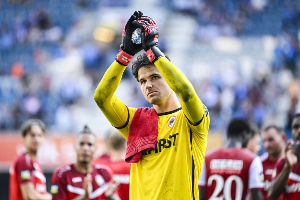 Senne Lammens applauds fans at Antwerp