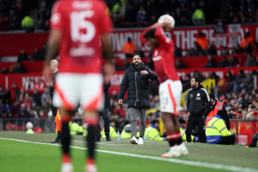 Le manager de Manchester United Ruben Amorim pendant le match du quatrième tour de la FA Emirates FA entre Manchester United et Leicester City à Old Trafford O ...