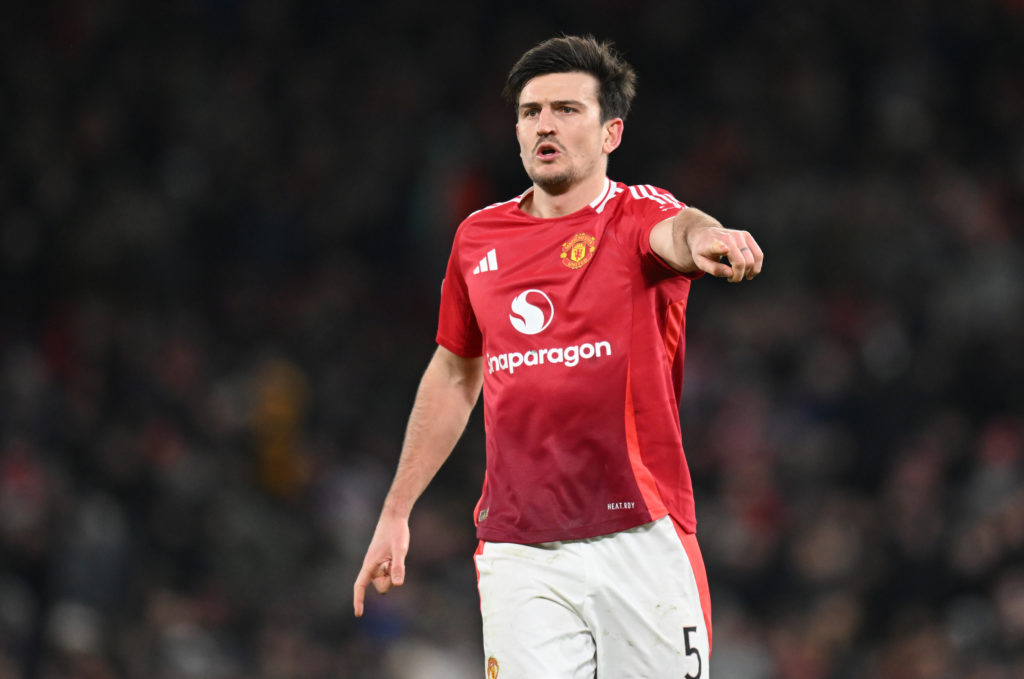 Harry Maguire de Manchester United regarde pendant le match du quatrième tour Emirates FA Cup entre Manchester United et Leicester City à Old Traff ...
