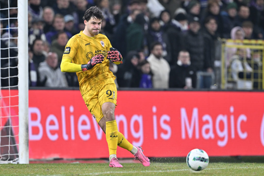 goalkeeper Senne Lammens (91) of Antwerp pictured during the Croky Cup semi final first leg in season 2024 - 2025 between RSC Anderlecht and Royal Antwerp FC on January 16 , 2025