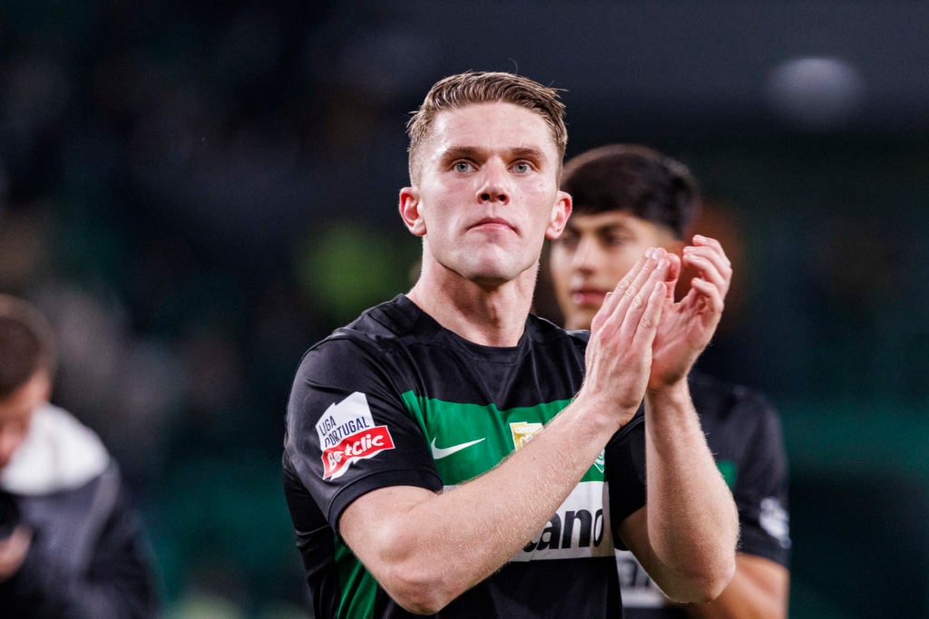 Viktor Gyokeres of Sporting thanks supporters for standing following the Liga Portugal Betclic match between Sporting CP and FC Famalicao at the Estadio Jose Alvalade on March 15, 2025, in Lisbon, Portugal.