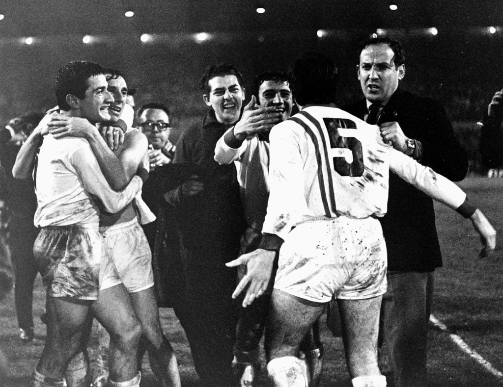 Juan Ramon Veron, l’homme qui a battu la Sainte Trinité de Manchester United avec un “ objectif inoubliable à Old Trafford ” Juan Ramon Veron, l’homme qui a battu la Sainte Trinité de Manchester United avec un “ objectif inoubliable à Old Trafford ”