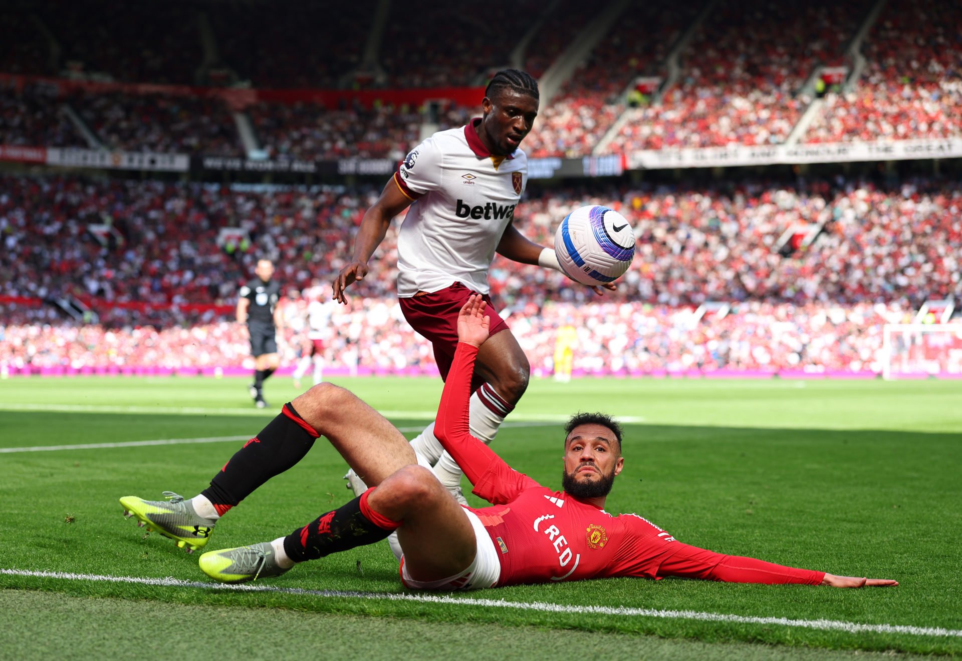 Manchester United player ratings vs West Ham, Noussair Mazraoui tired 3/10 star played his worst game for the club so far