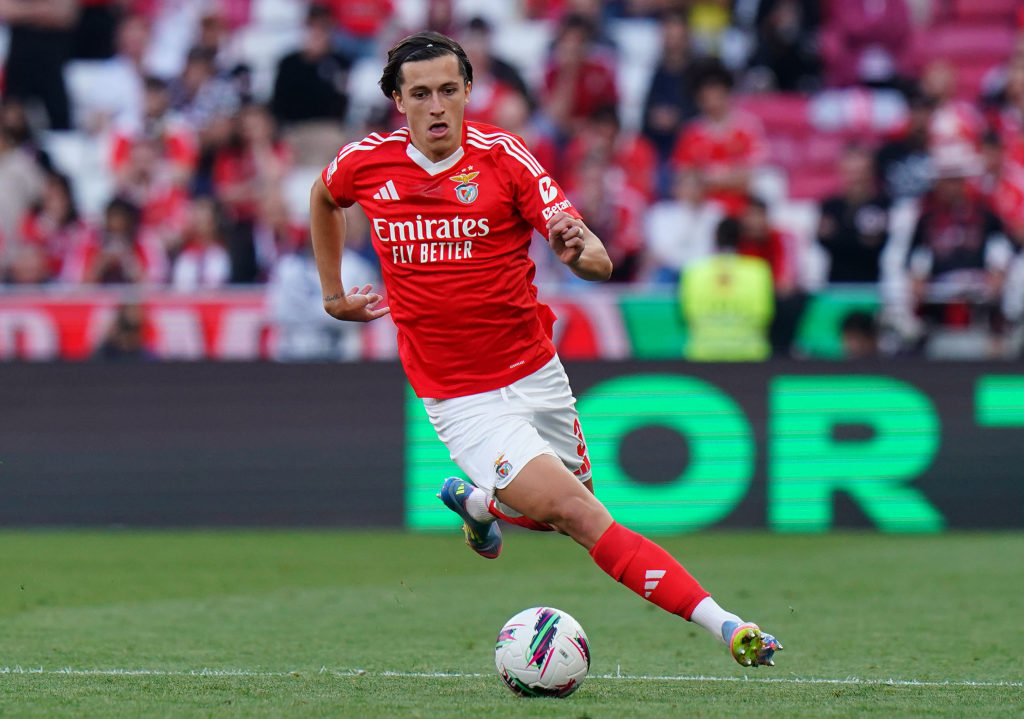 Alvaro Fernandez running with the football during Benfica game against Sporting CP.