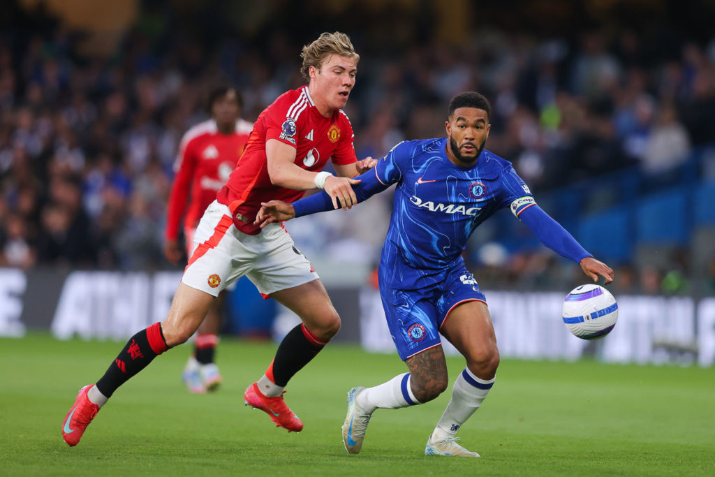 Rasmus Hojlund battles for the ball with Reece James during Chelsea vs Manchester United.