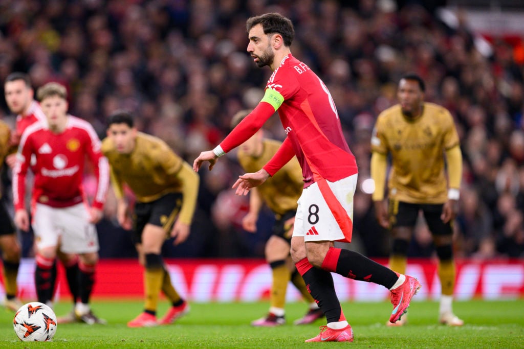 Bruno Fernandes scores a penalty for Manchester United