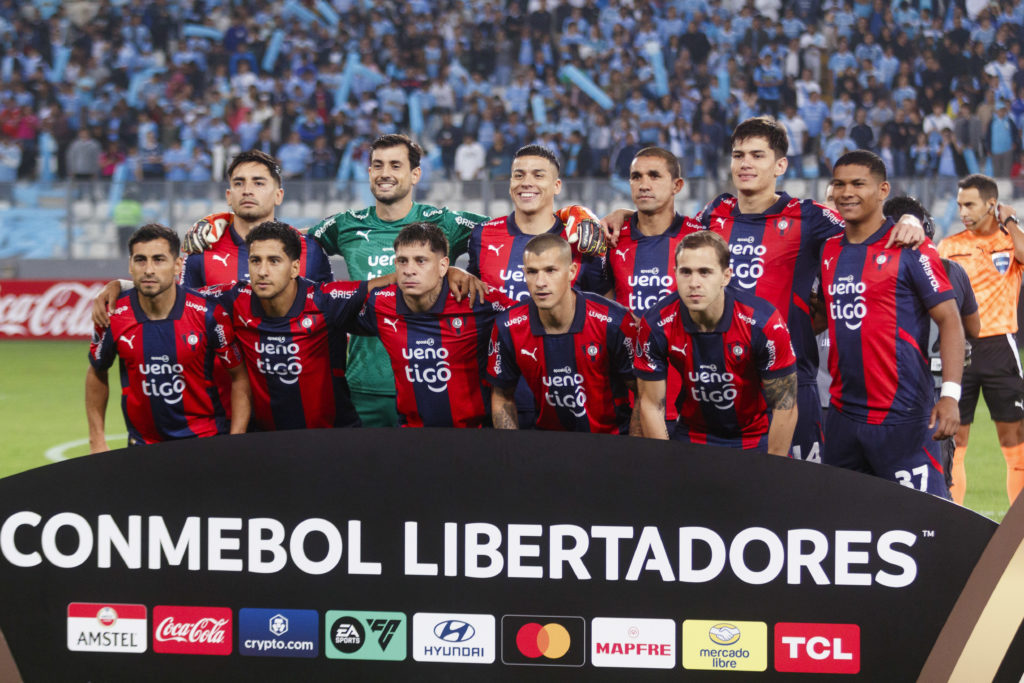 Diego Leon in Cerro Porteno team portrait
