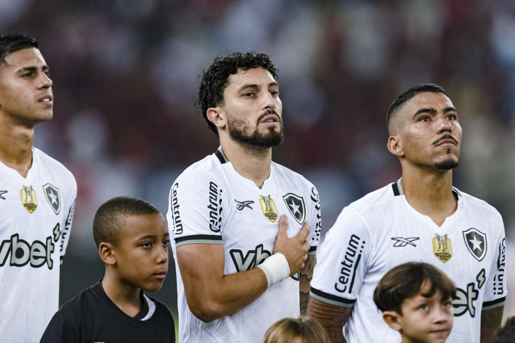 Alex Telles lining up for Botafogo