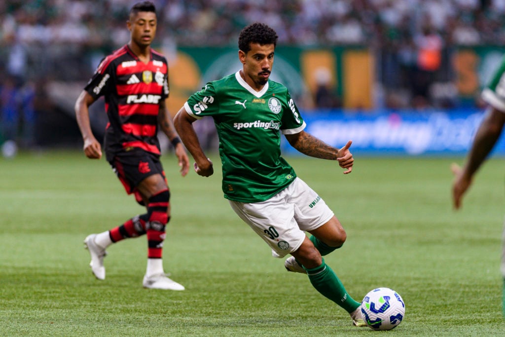 Lucas Evangelista playing for Palmeiras vs Flamengo