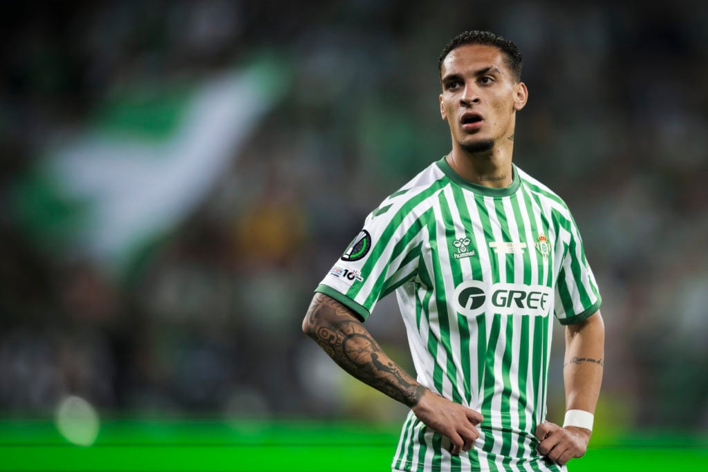 Antony Matheus Dos Santos of Real Betis Balompie looks on
