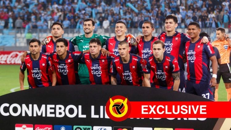 Cerro Porteno team portrait with Diego Leon. Overlaid UIF logo and exclusive banner.