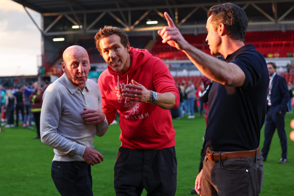 Mickey Thomas with Ryan Reynolds and Rob McElhenney.