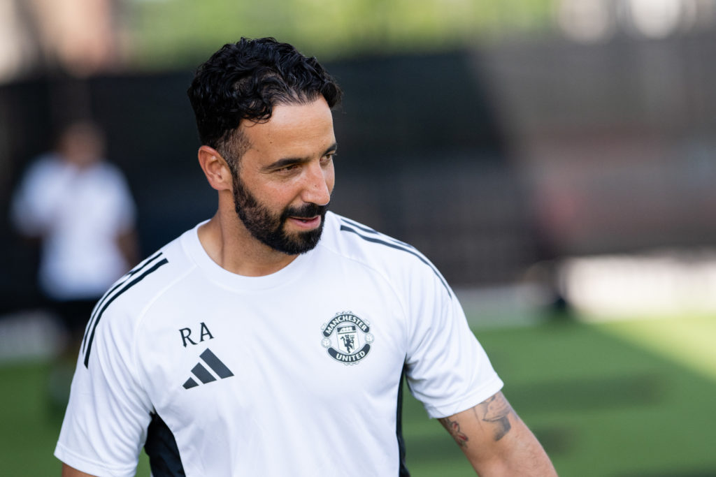Ruben Amorim watching his players train in Chicago