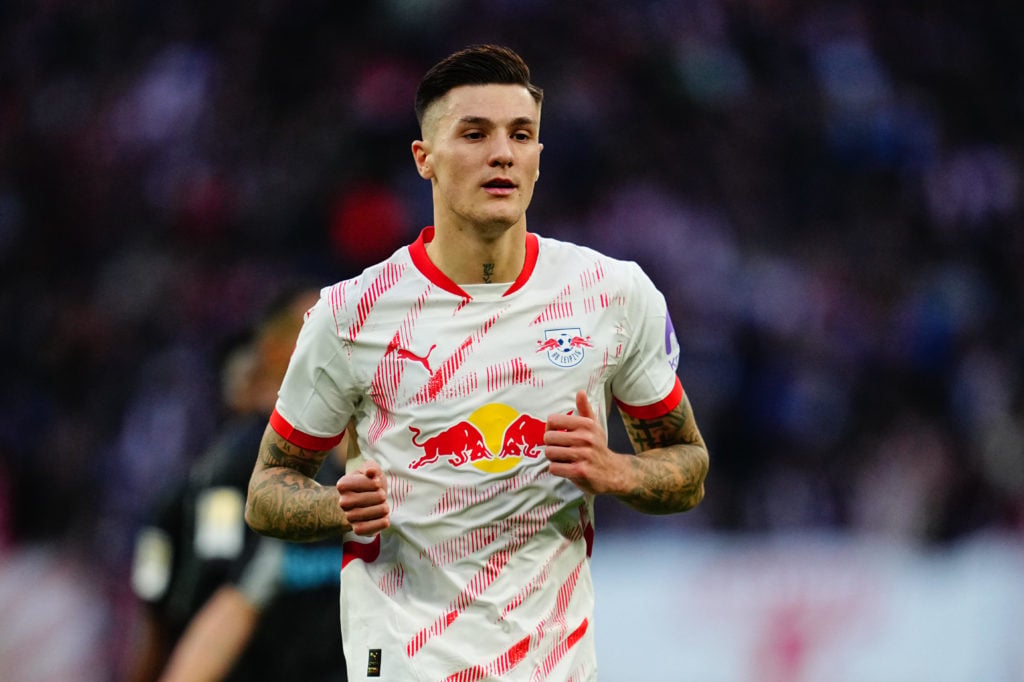 Benjamin Sesko playing for RB Leipzig.