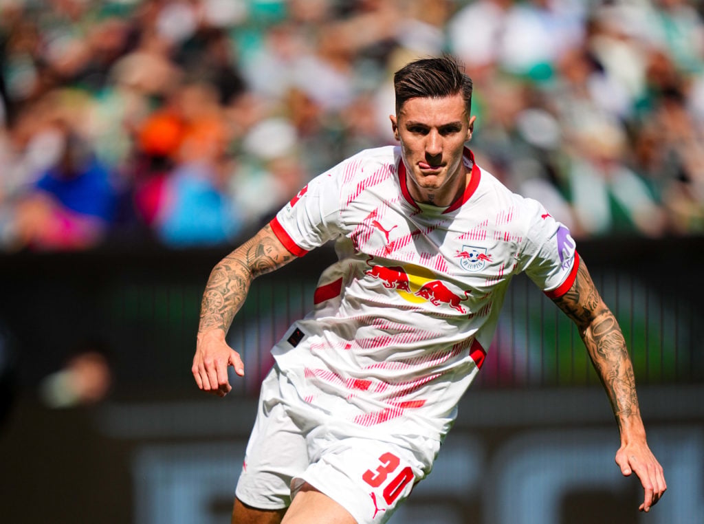 Benjamin Sesko, playing for RB Leipzig, running