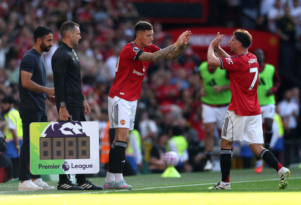 Benjamin Sesko is substituted on for Mason Mount during the Premier League match between Manchester United and Arsenal at Old Trafford in 2025 in Manchester, England.