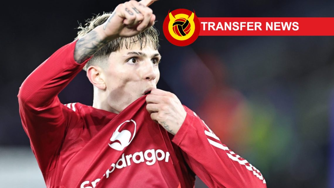 Alejandro Garnacho kisses the badge, with Transfer News strap
