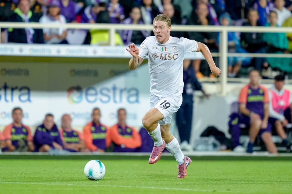 Rasmus Hojlund runs with the ball for Napoli
