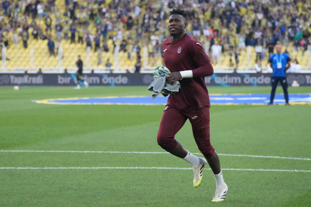 Andre Onana playing against Fenerbahce