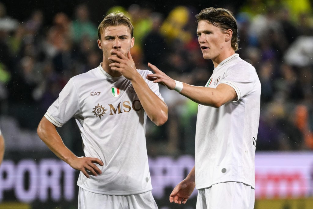 Rasmus Hojlund and Scott McTominay of SSC Napoli talk during
